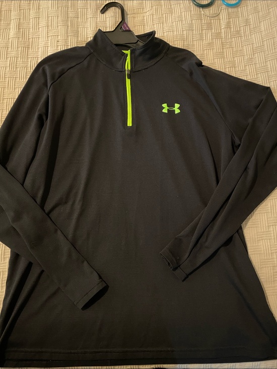 Under Armour Other - Under Armour men’s size medium Black Pullover with Neon Green Logo and Zipper